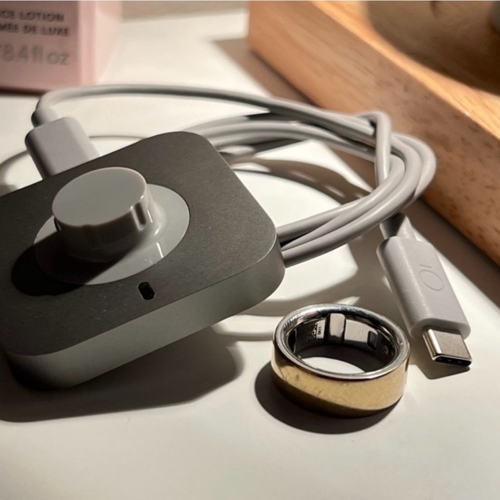 Oura Gold size 7 with Charger